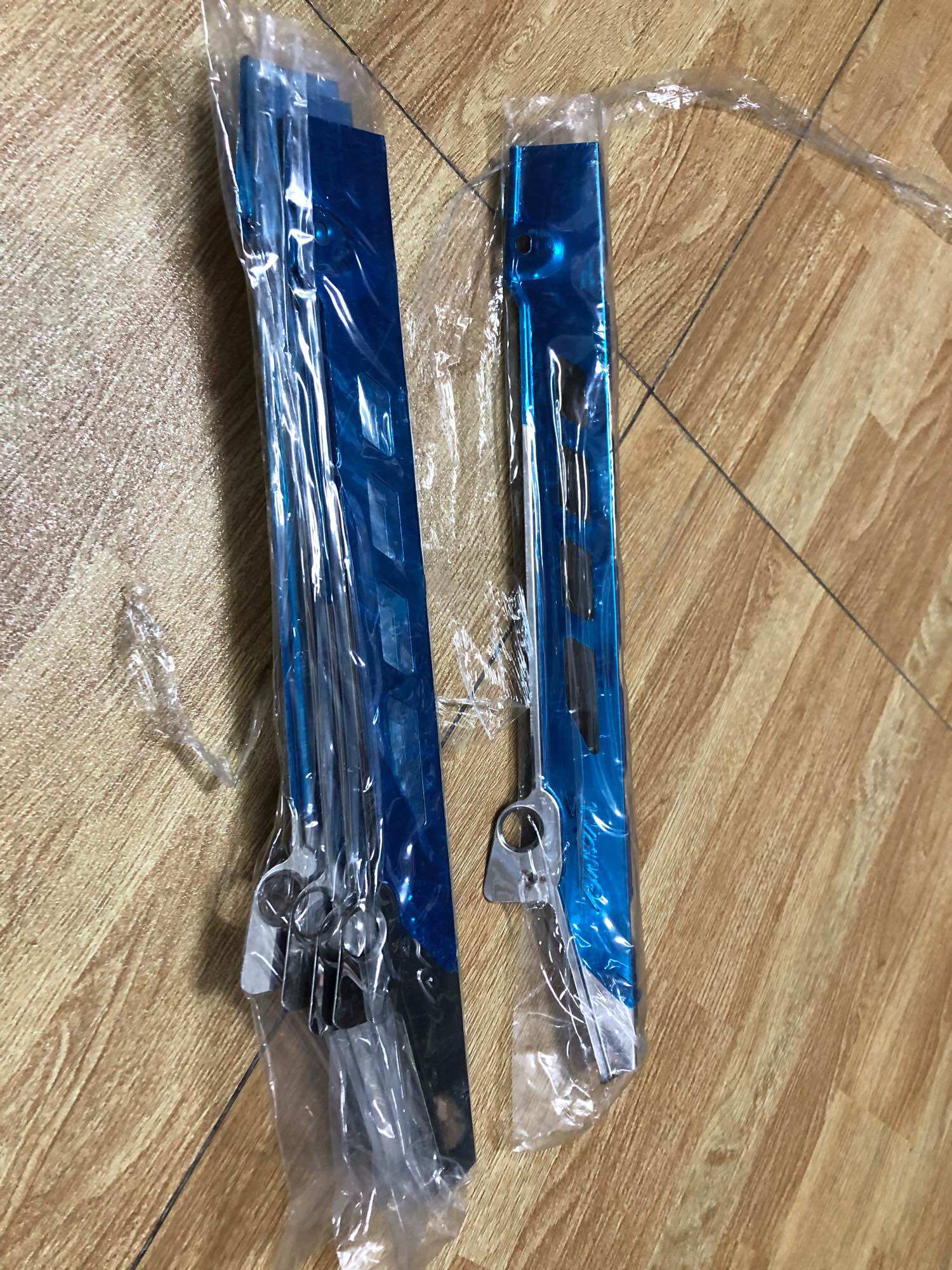 Ốp hộp xích xe Wave anpha (đời 1998->2006) + xe Wave thái (inox cao cấp sáng bóng trắng)
