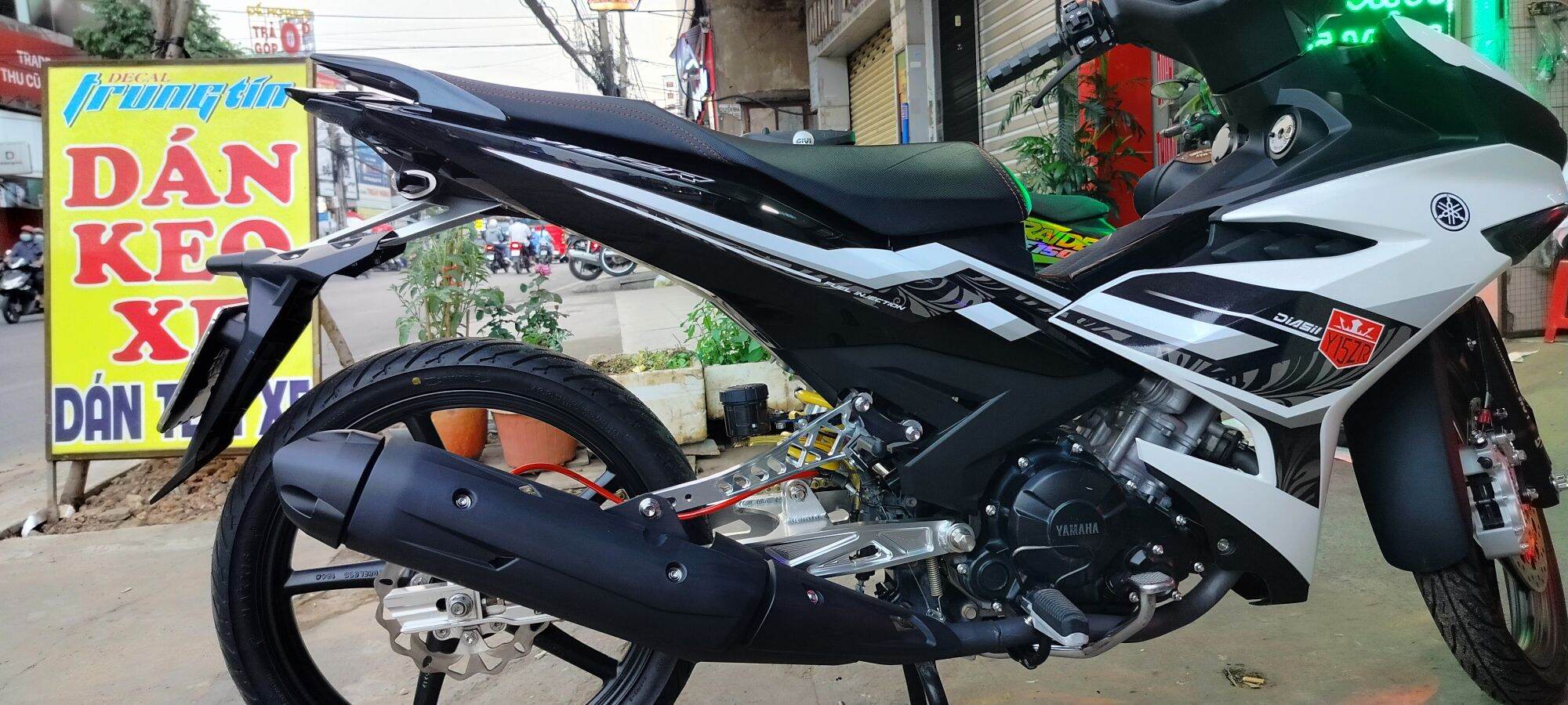 TEM RỜI EX 150 Y15 TRẮNG ĐEN