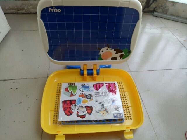 [HCM]Bảng học nam châm cho bé - quà từ Friso