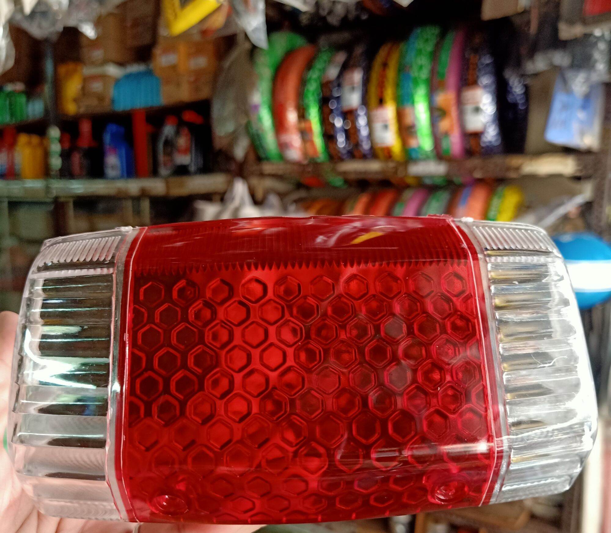 Chụp đèn lái sau xe MAX
