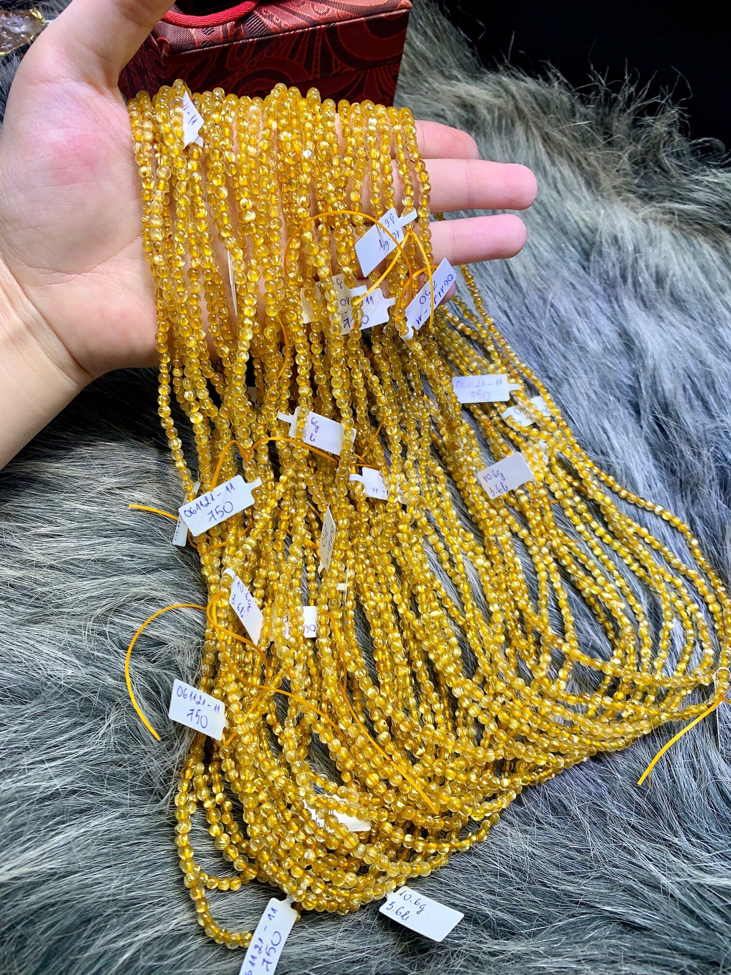 Chuỗi vòng thạch tóc vàng size 3,5 li
