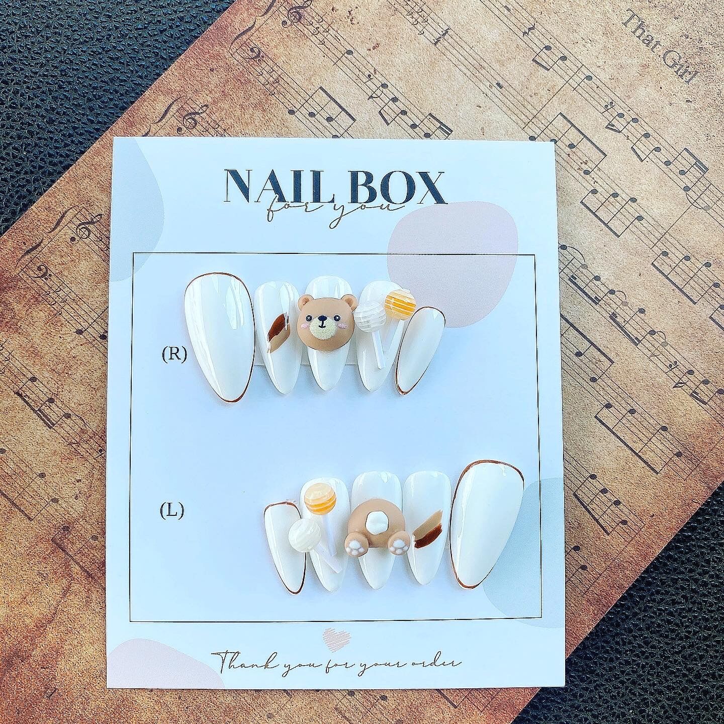 Nailbox thiết kế kèm keo và dũa