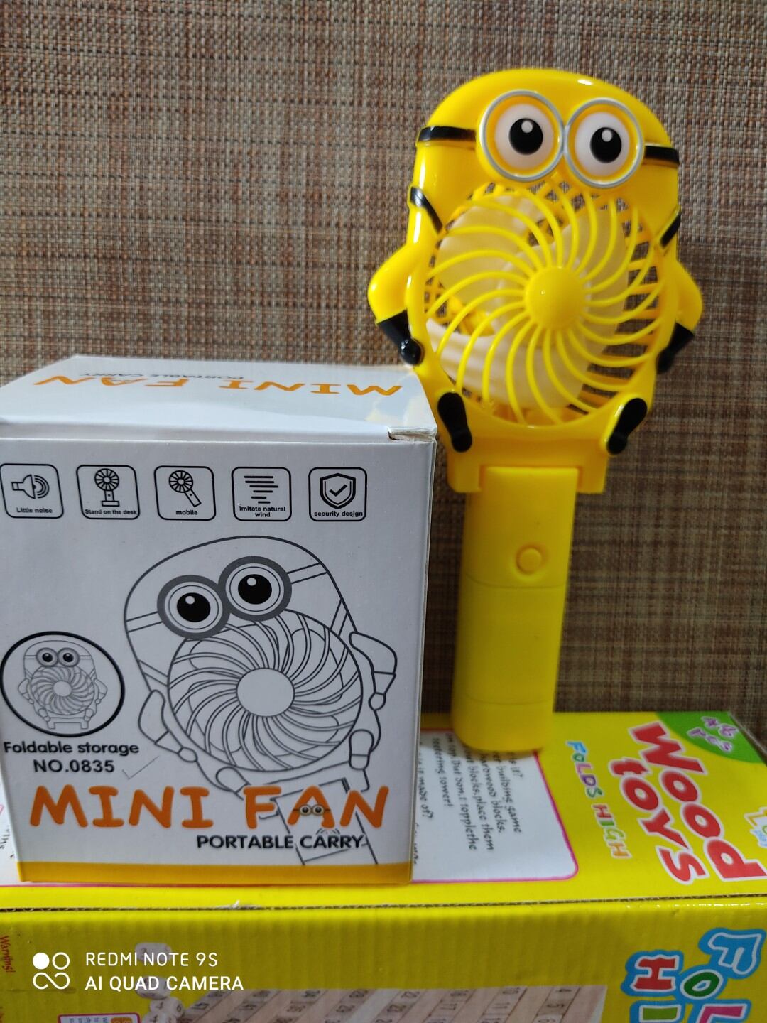 Quạt sạc mini hoạt hình