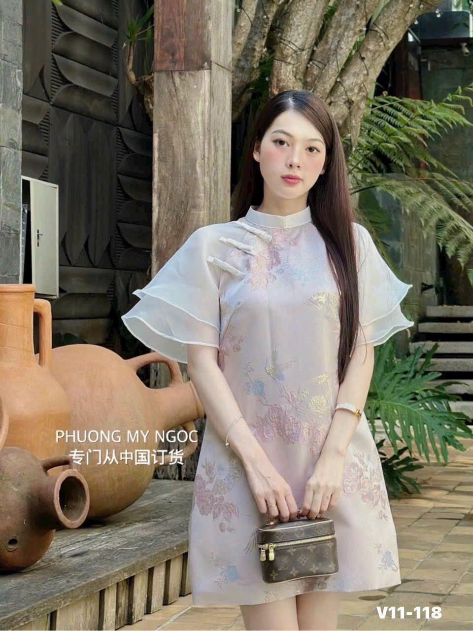 Đầm cách Tân kèm quần th