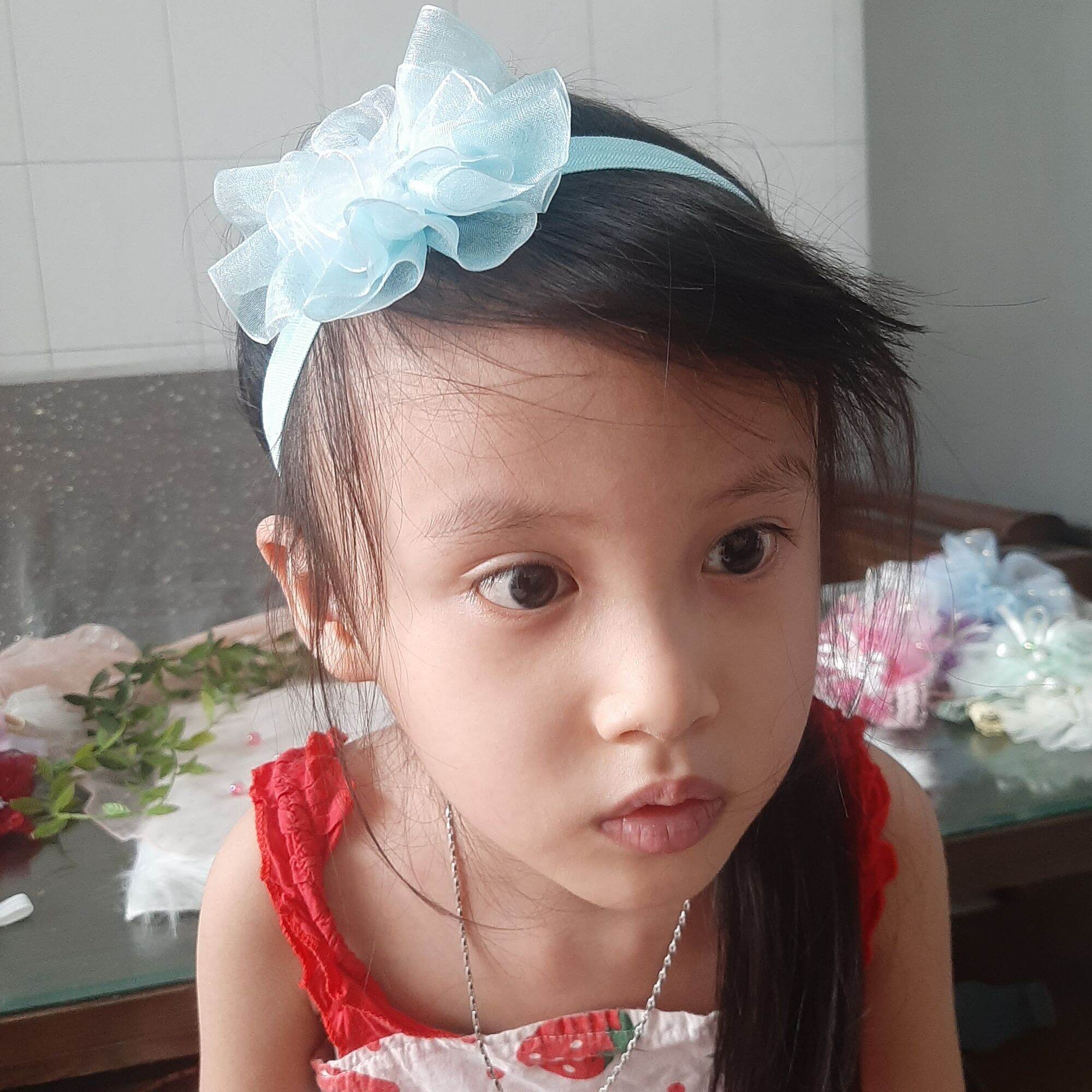 Băng đô cài tóc dễ thương cho bé