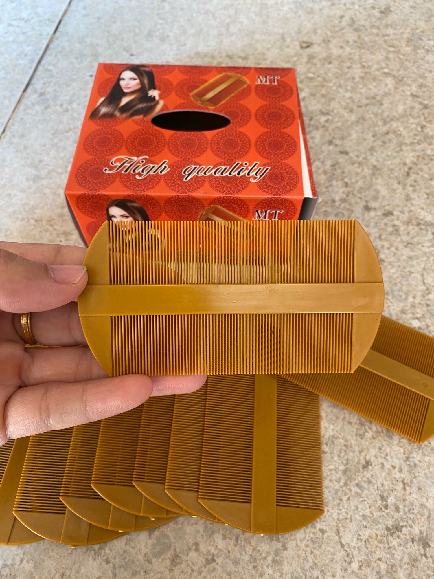 Lược bí, lược dày chải chấy