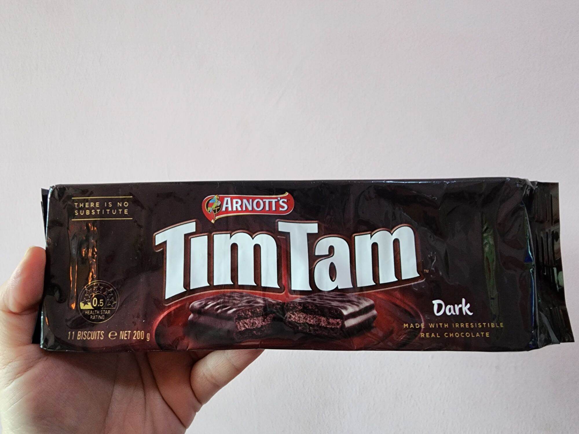 Bánh Quy Chocolate đen Arnotts Tim Tam 200G Úc