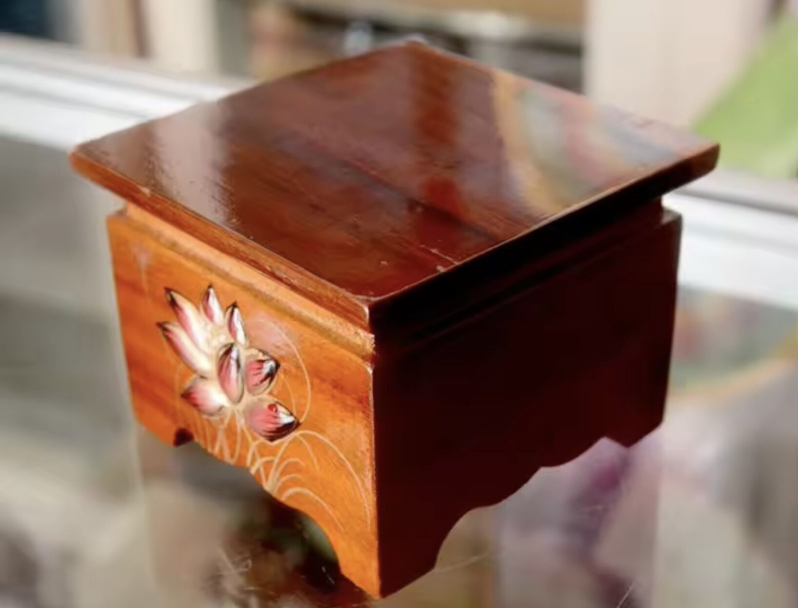 Đôn gỗ_đế gỗ vuông chạm khắc hoa sen đặt tượng thờ nhiều cỡ
