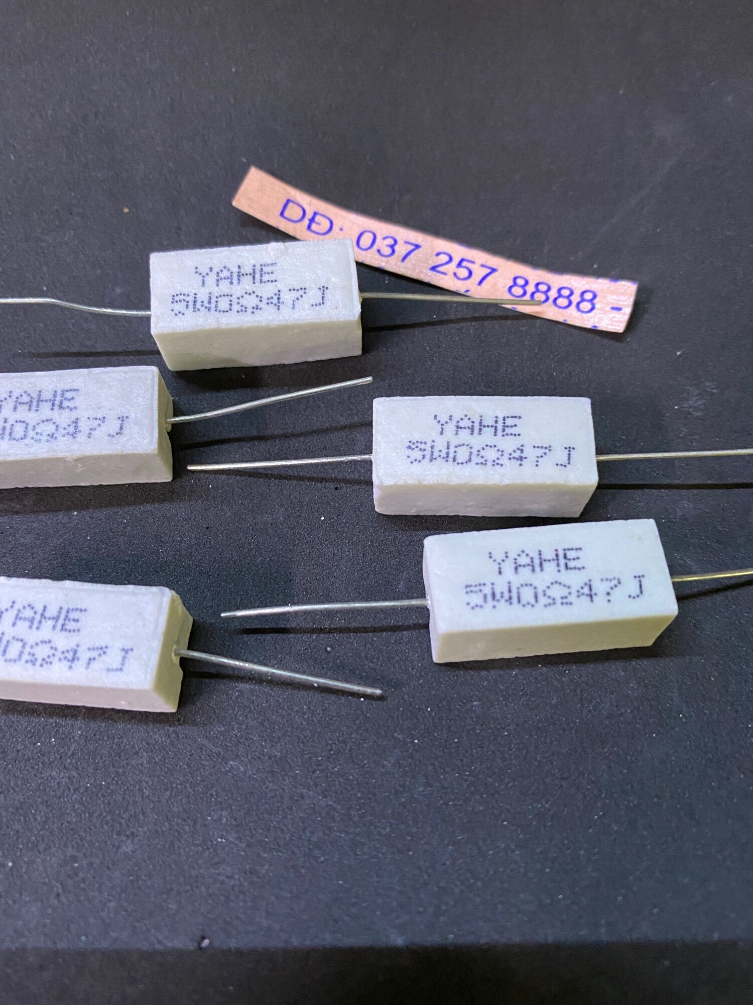 Trở sứ công suất 5 W-0.47 ohm(10 chiếc)