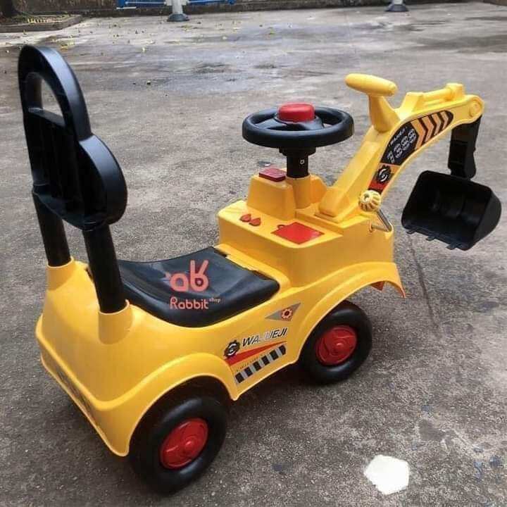xe cẩu chòi chân cho bé