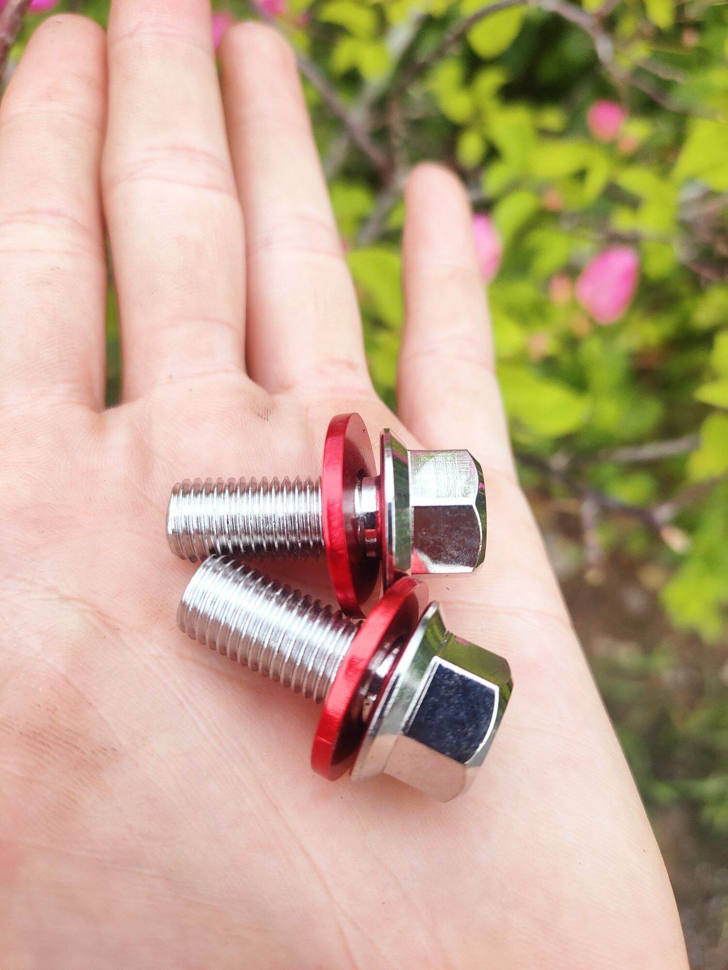 Cặp ốc pát heo Honda, Yamaha kèm long đền đỏ.