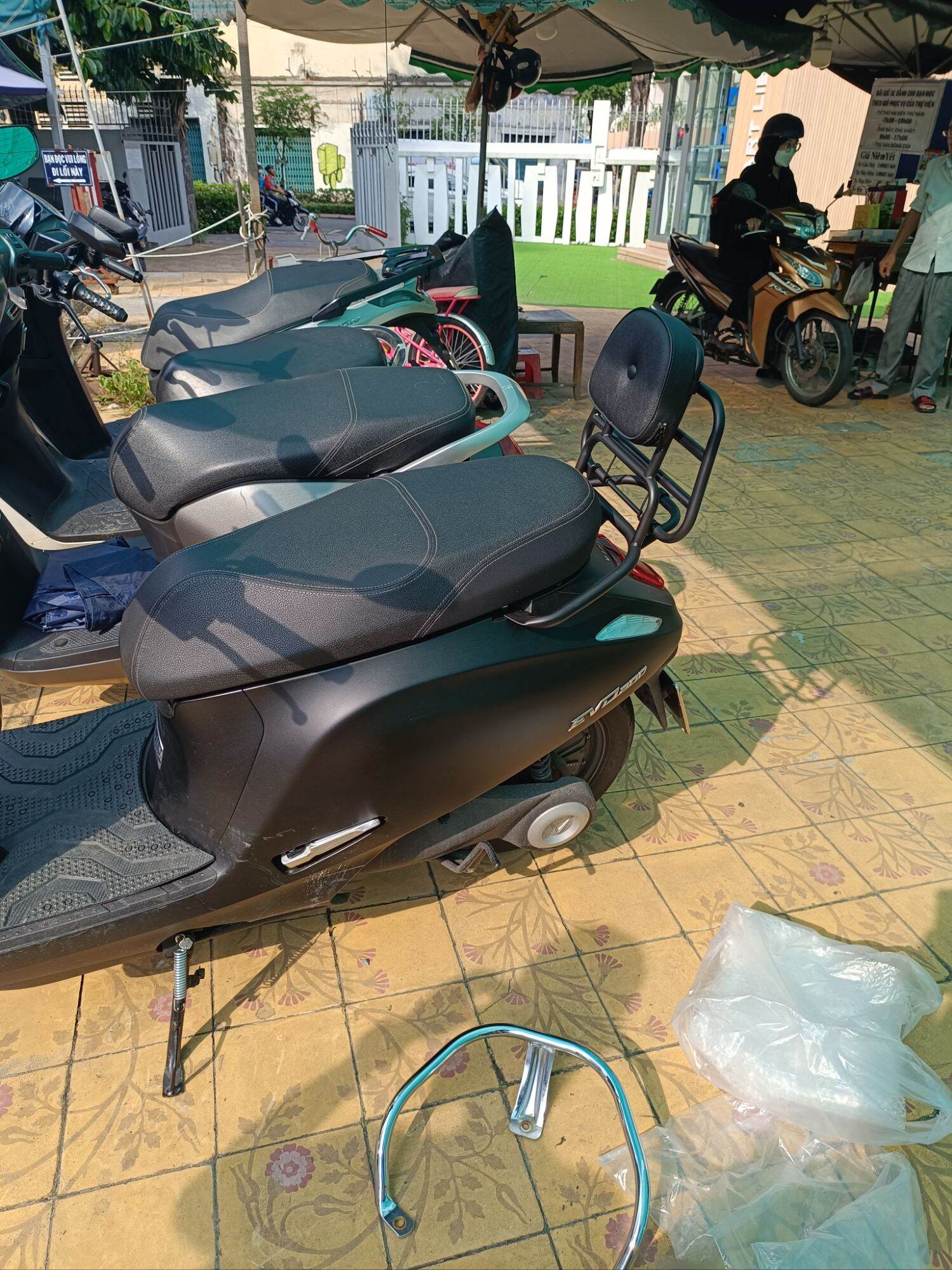 Baga tựa lưng có đệm VinFast EVO200, Evo200lite