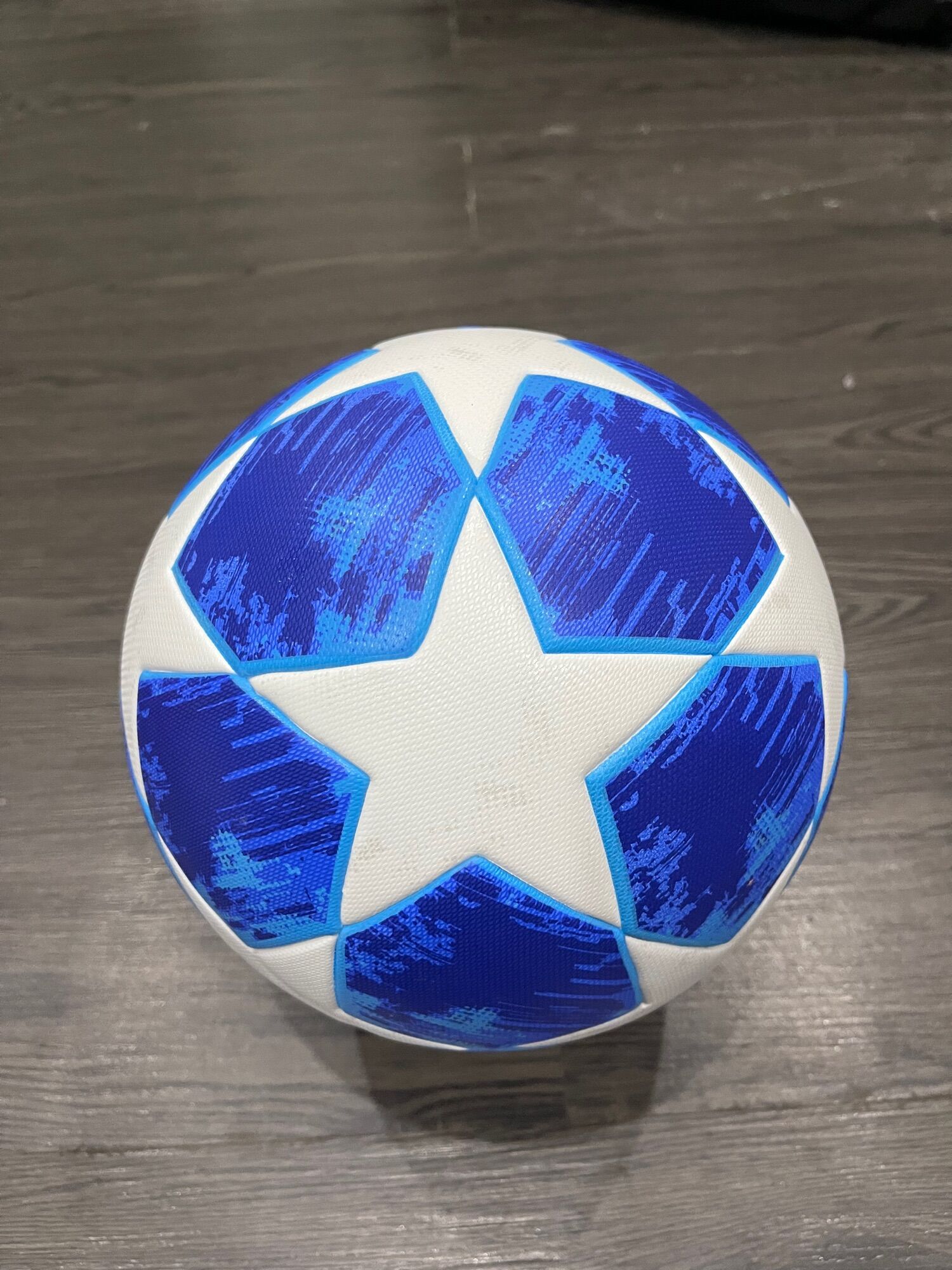 Bóng đúc cao cấp Cúp C1 Châu Âu Champions League( tặng kèm bơm,kim)