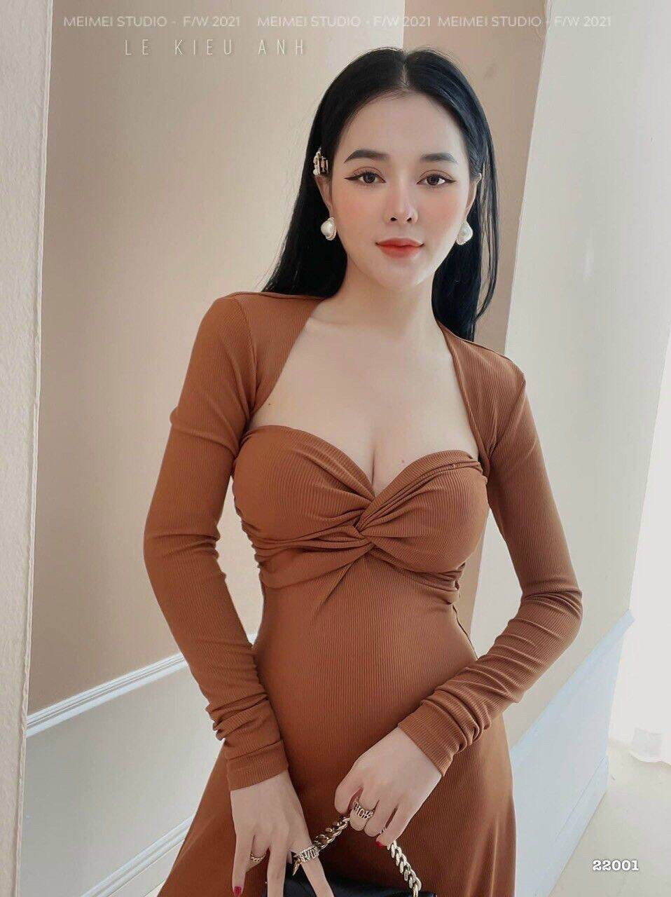 Đầm Cúp Xoắn Ngực Dáng Xòe Dài Cực Đẹp
