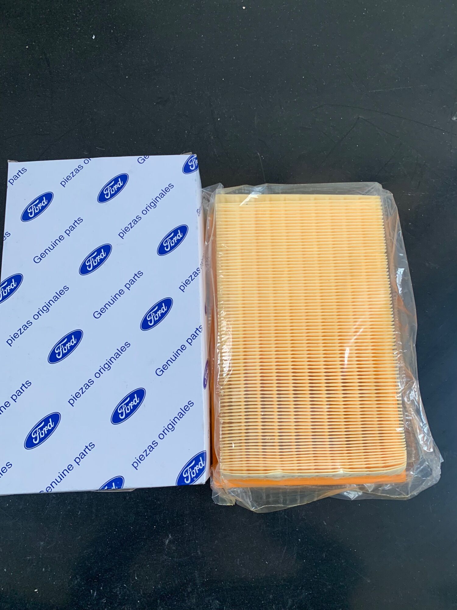 Lọc gió động cơ Ford Transit - YC159601BB