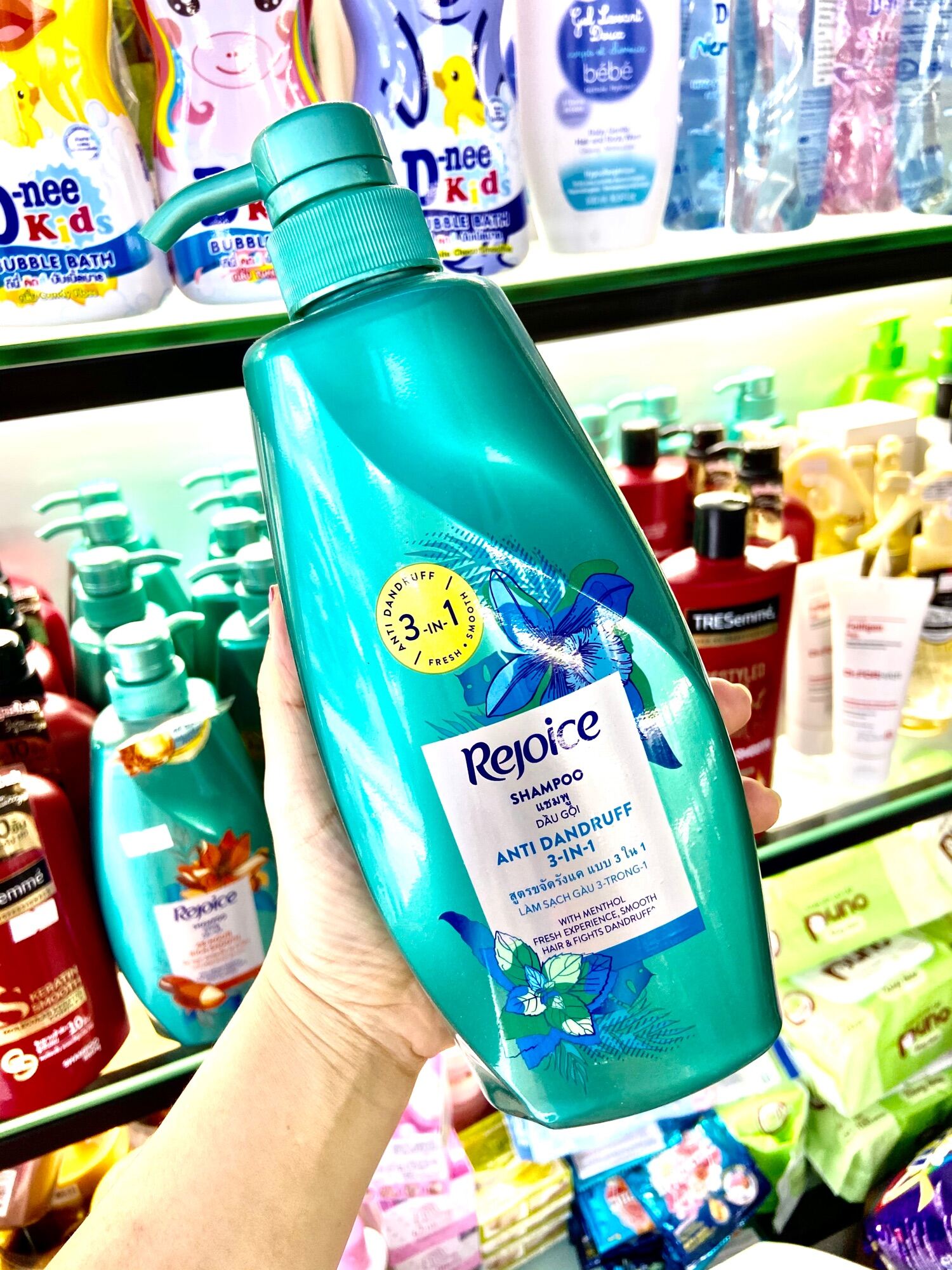 [Hcm]Dầu Gội Nước Hoa Rejoice Loại Bỏ Gàu Ngứa Siêu Mềm Mượt 600Ml