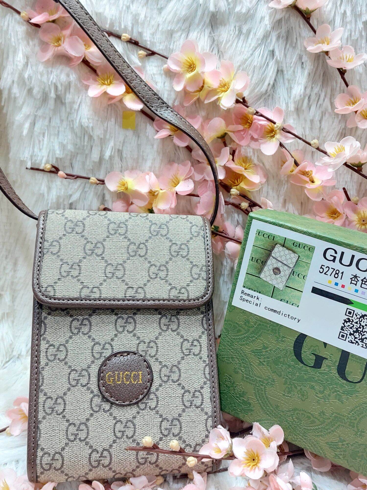 Túi đeo đựng điện thoại Gucci