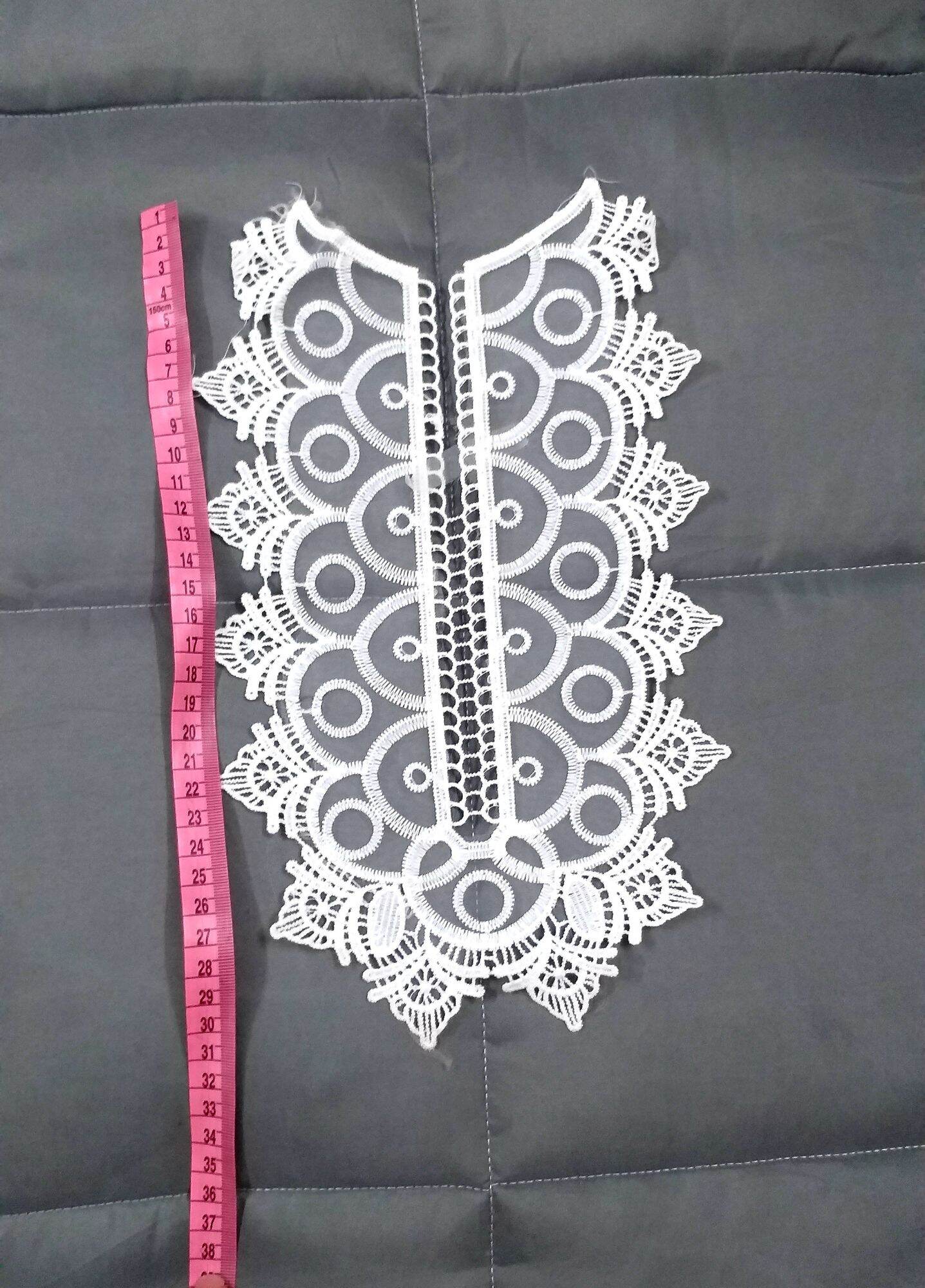 Cổ áo ren may lên áo trang trí