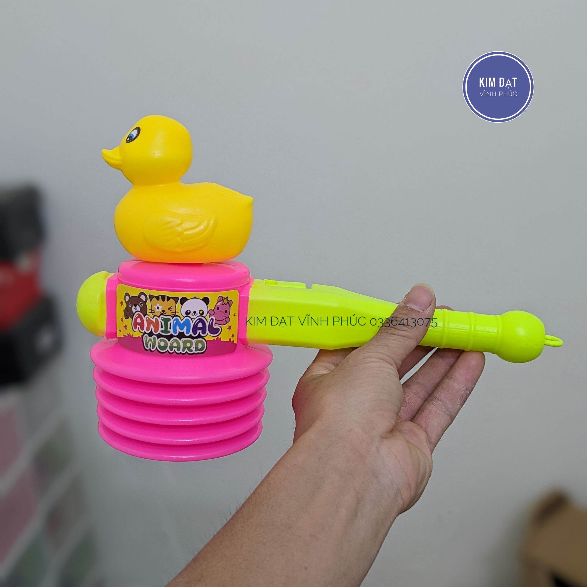 Búa đồ chơi đập tiếng kêu . búa hình vịt và gấu