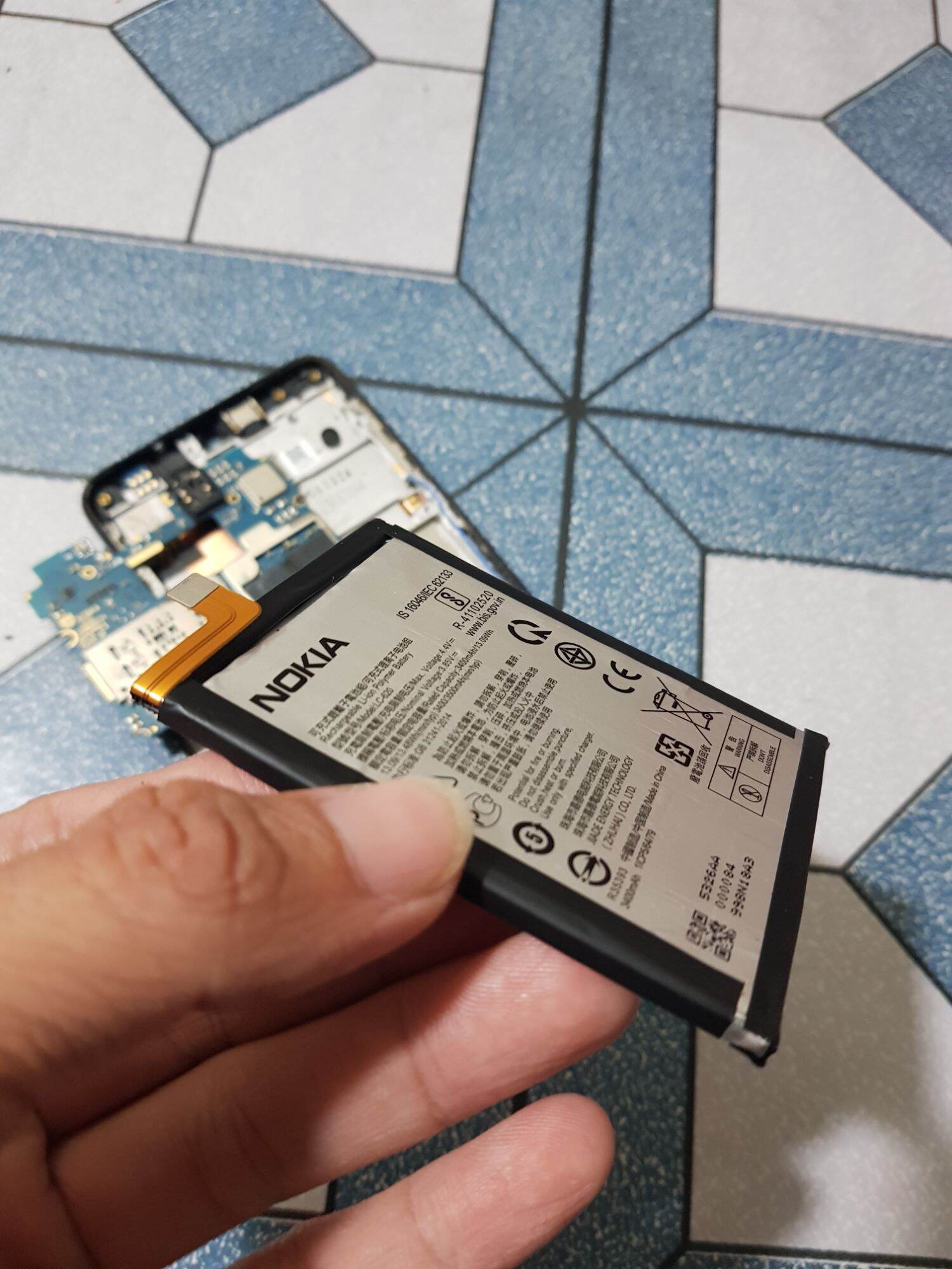 Pin zin bóc máy nokia 7.2 còn rất tốt
