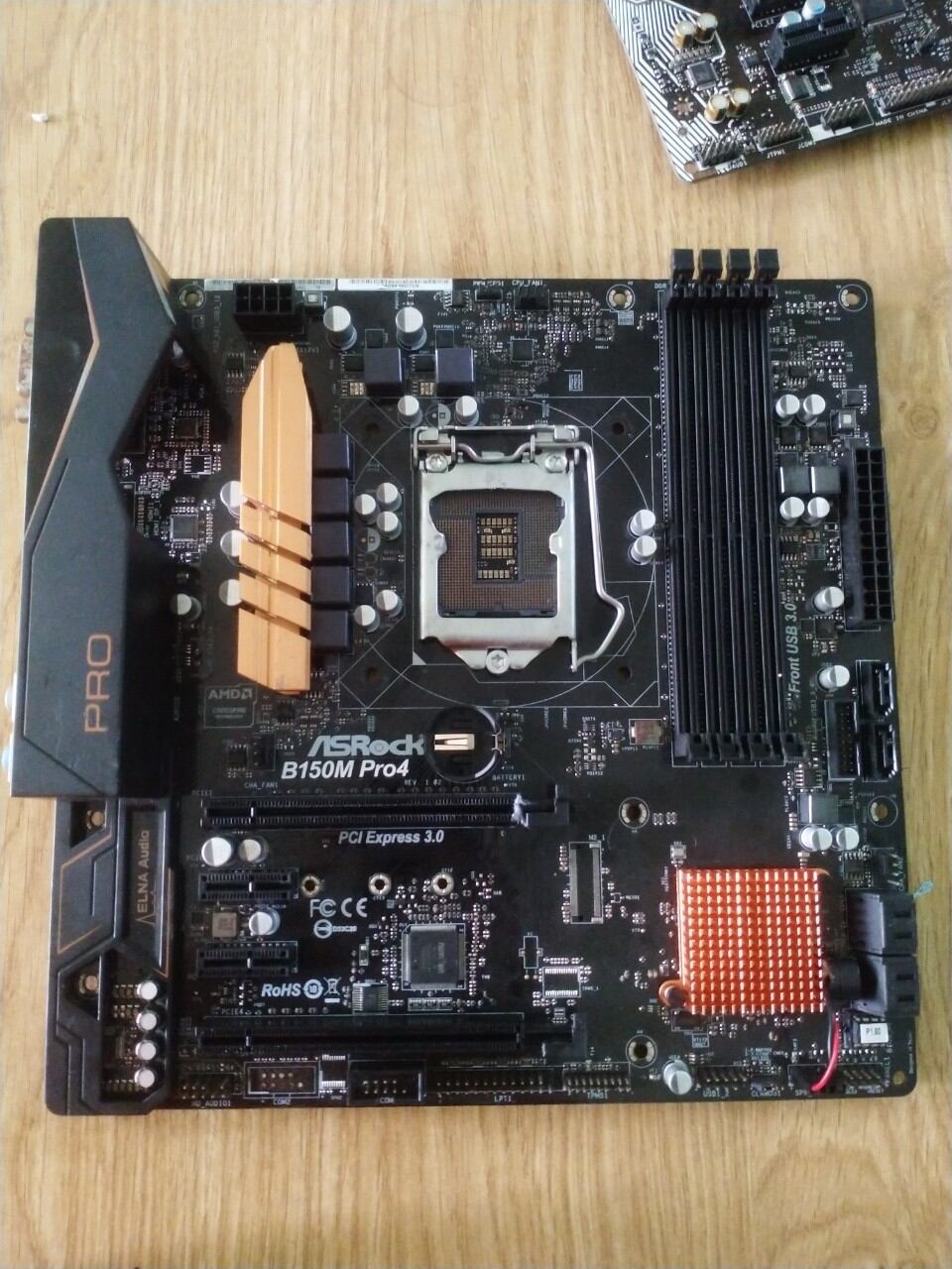 Mainboard asrock b150 socket 1151 4 khe