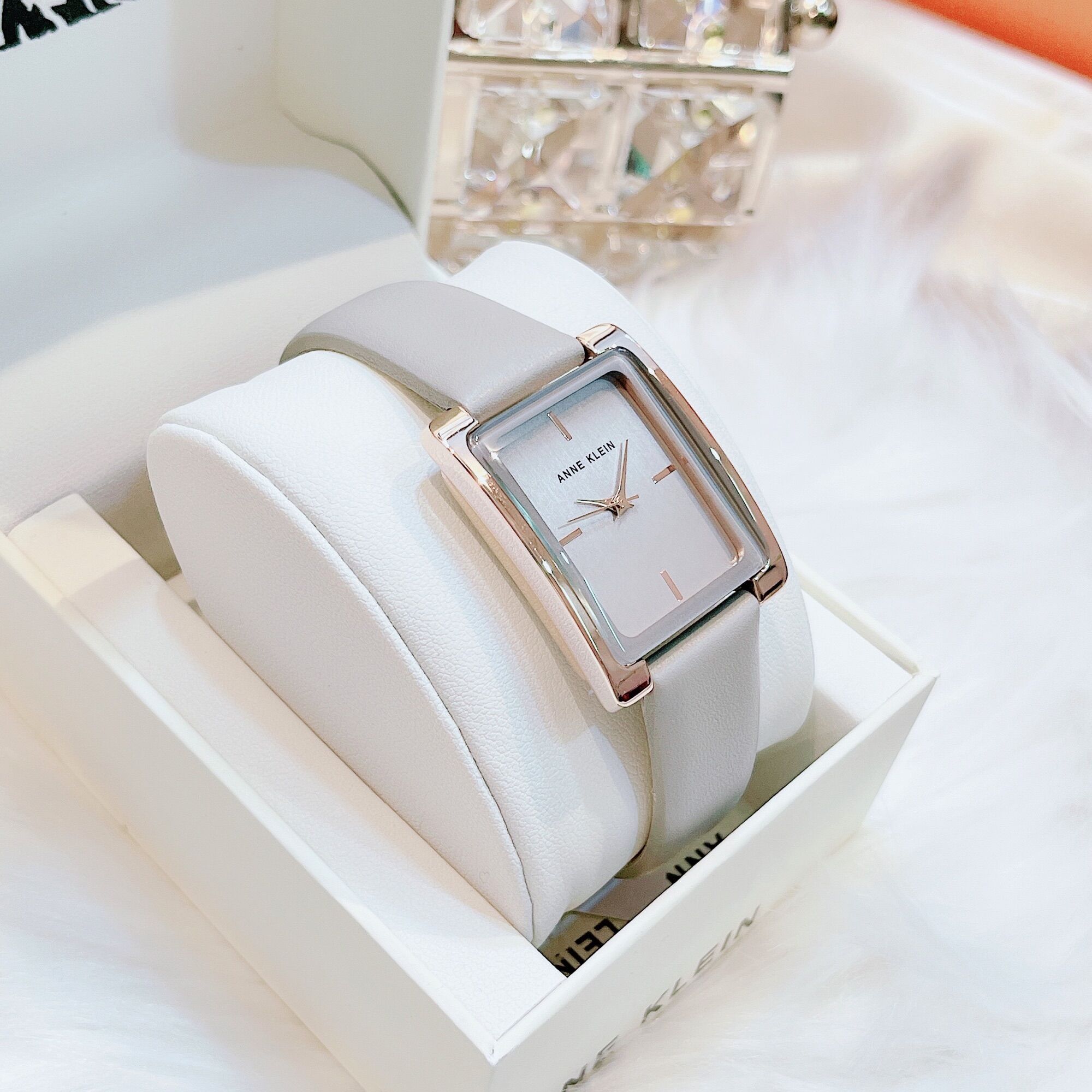 Đồng Hồ Nữ Anne Klein