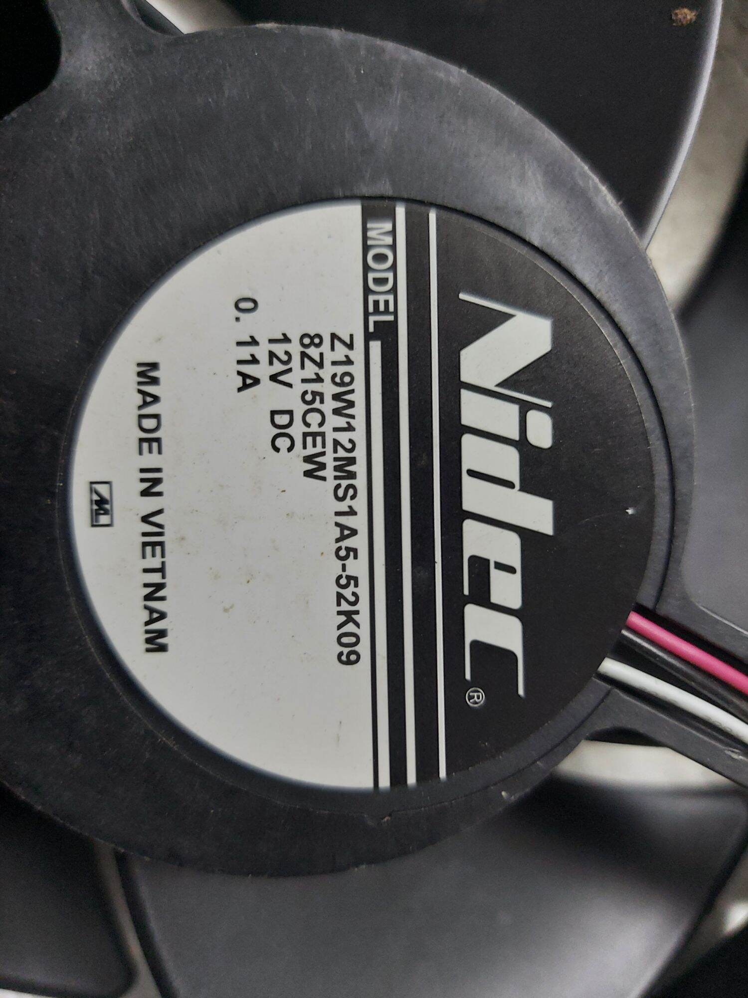 Quạt Nidec không chổi than 12v 17cm.