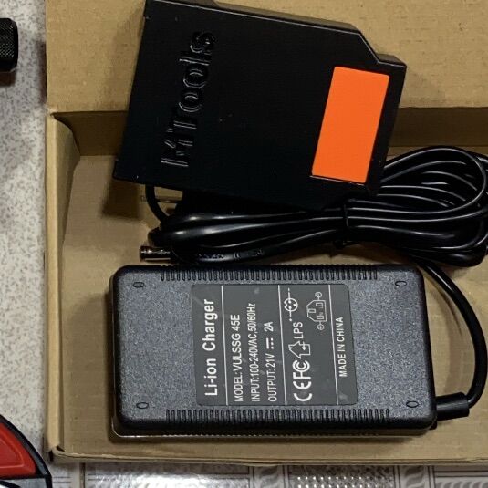 Đế xạc milwaukee m18 xạc pin zin