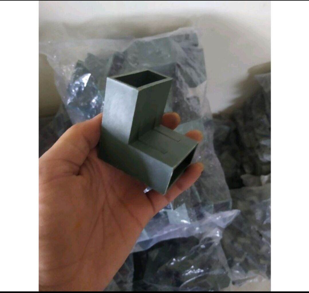 Ke nhựa bắt góc nhôm cỏ , ke 25 x 50