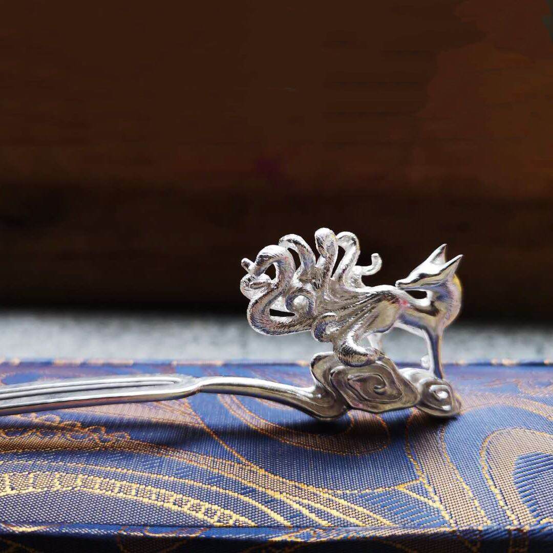 Trâm cài tóc trâm cài tóc hình hồ ly chín đuôi bạc nguyên chất làm bằng tay màu trắng cung mỹ nghệ phường trâm cài tóc hán phục phụ kiện tóc búi tóc