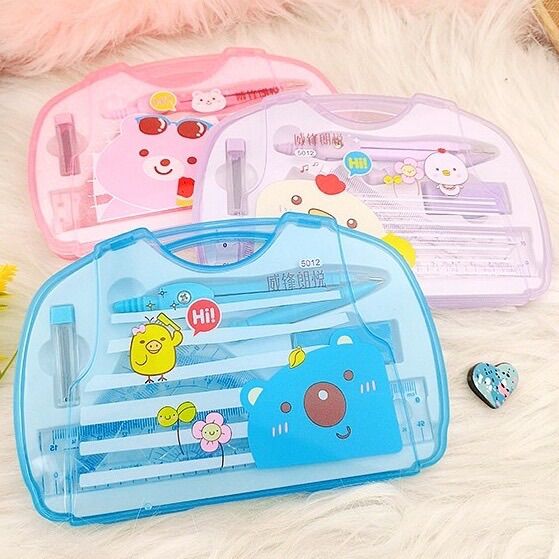 Bộ compa, thước kẻ eke tẩy chì, hộp đựng...(giao màu ngẫu nhiên)