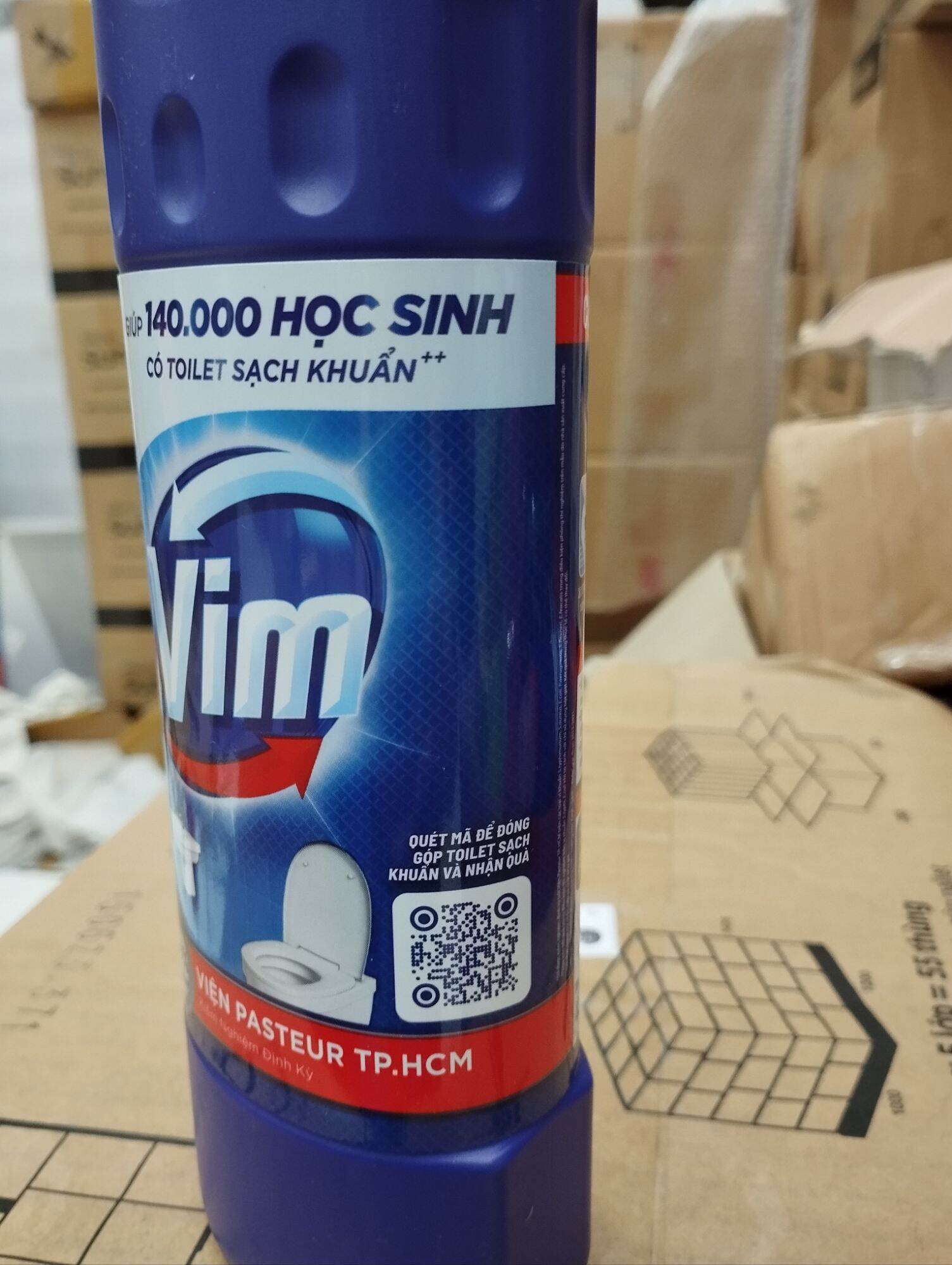 Vim tẩy bồn cầu và nhà tắm 880ml