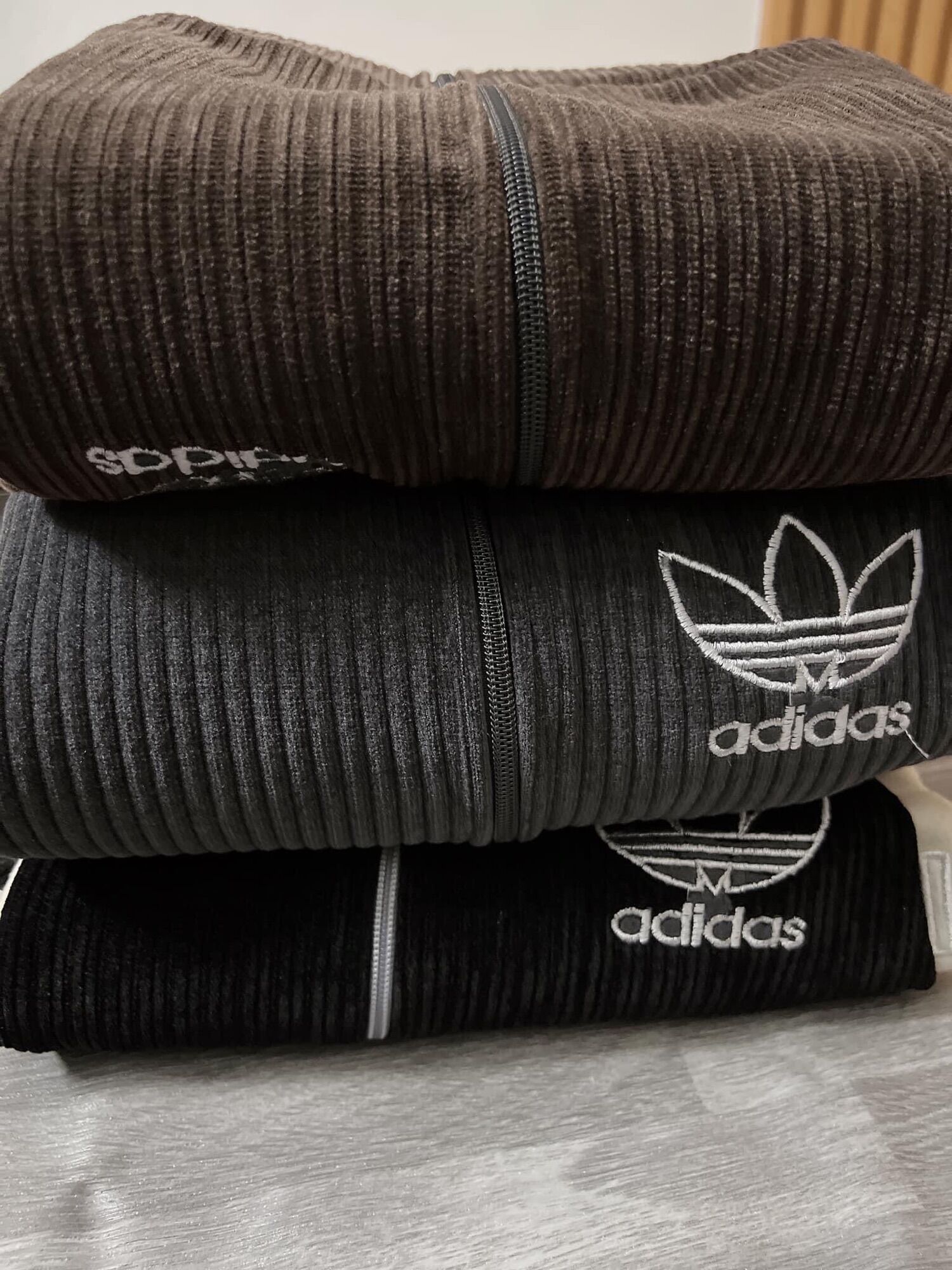 Bộ adidas nhung tăm nữ