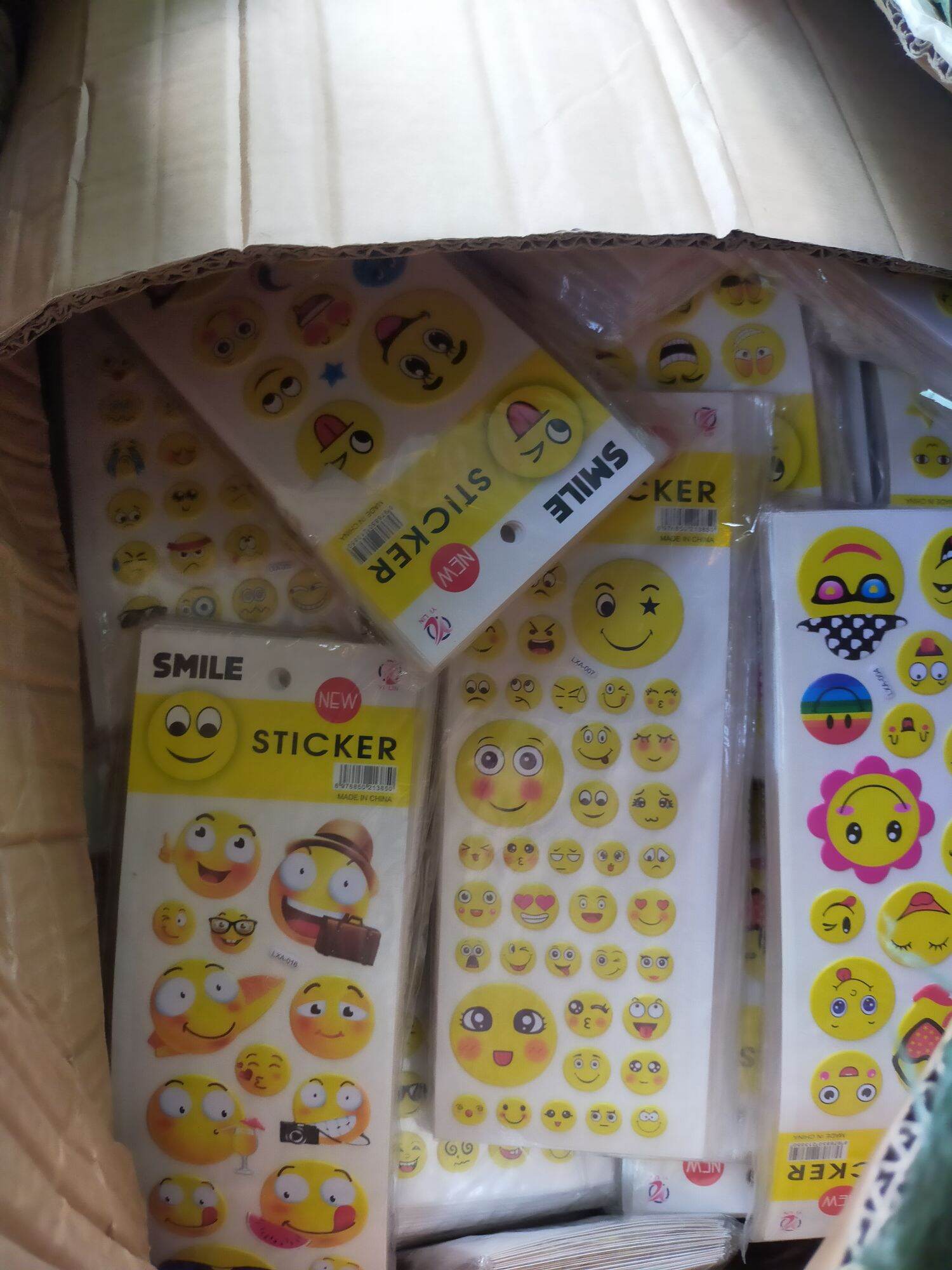 Sét 20 tờ dán sticker mặt cười