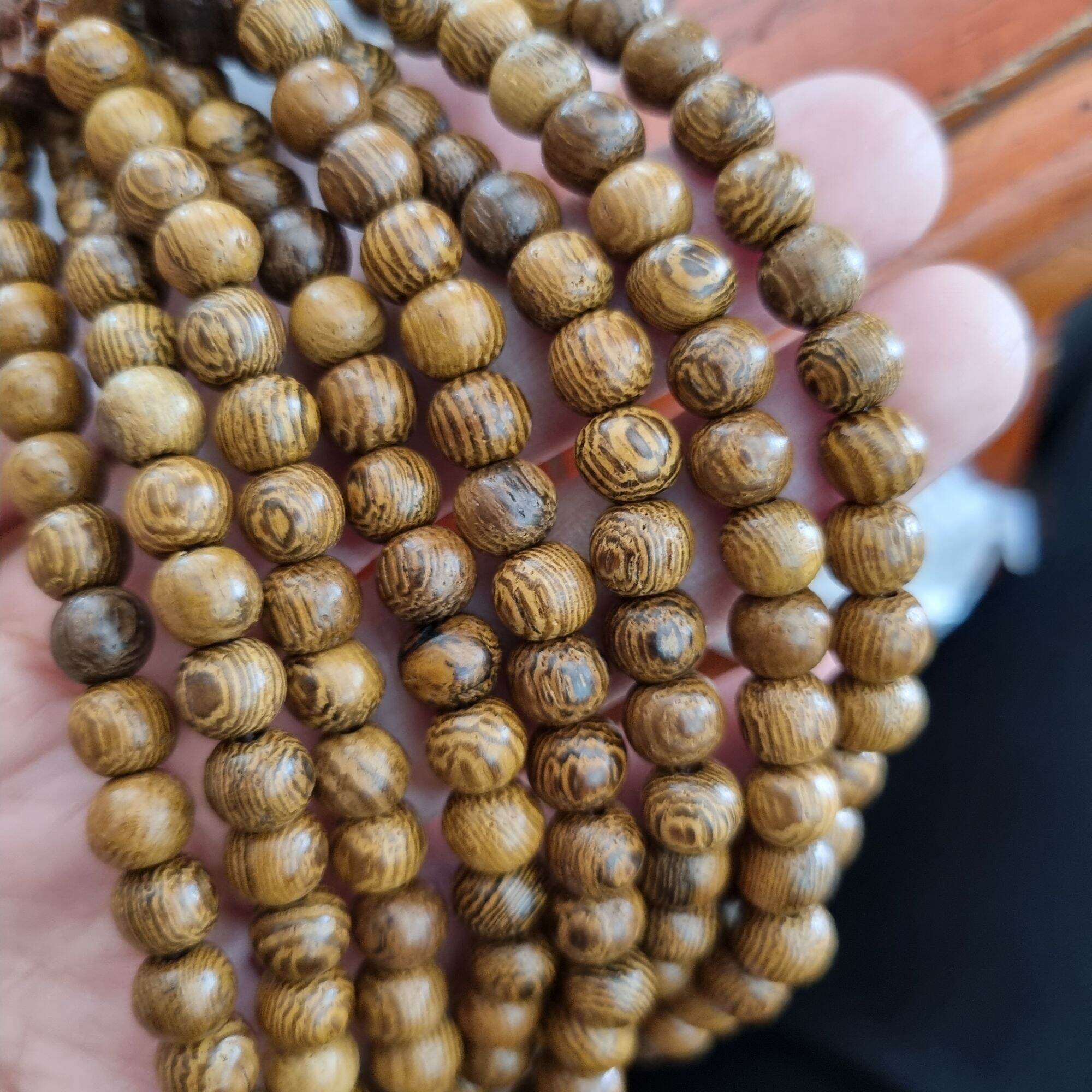 Chuỗi 108 hạt gỗ vân siêu đẹp