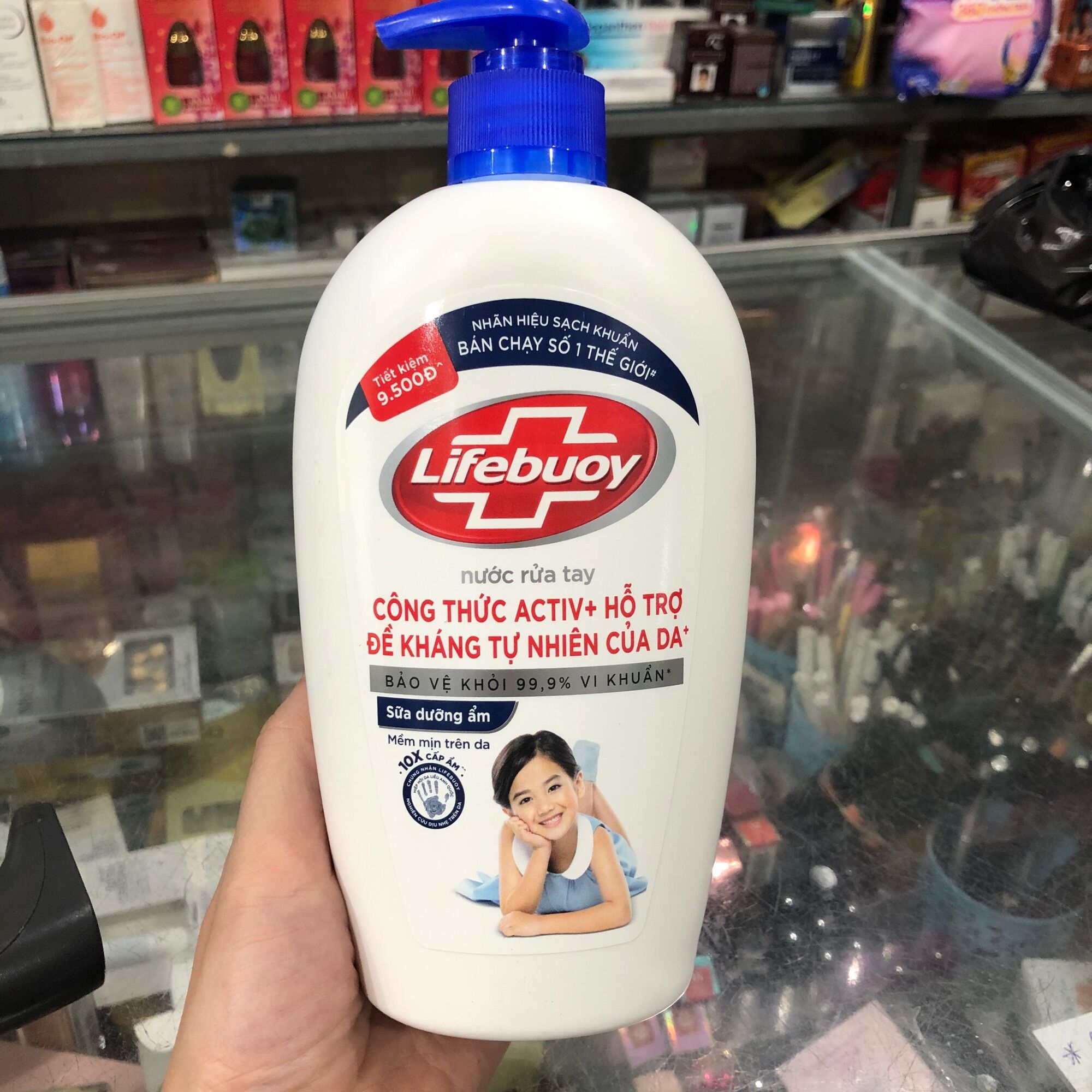 Nước rửa tay Lifebuoy Chăm sóc da hương sữa tự nhiên chai 450ml