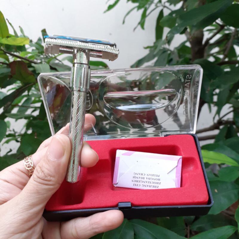 Dao cạo râu Hong Long (xoay mở bỏ luỡi)