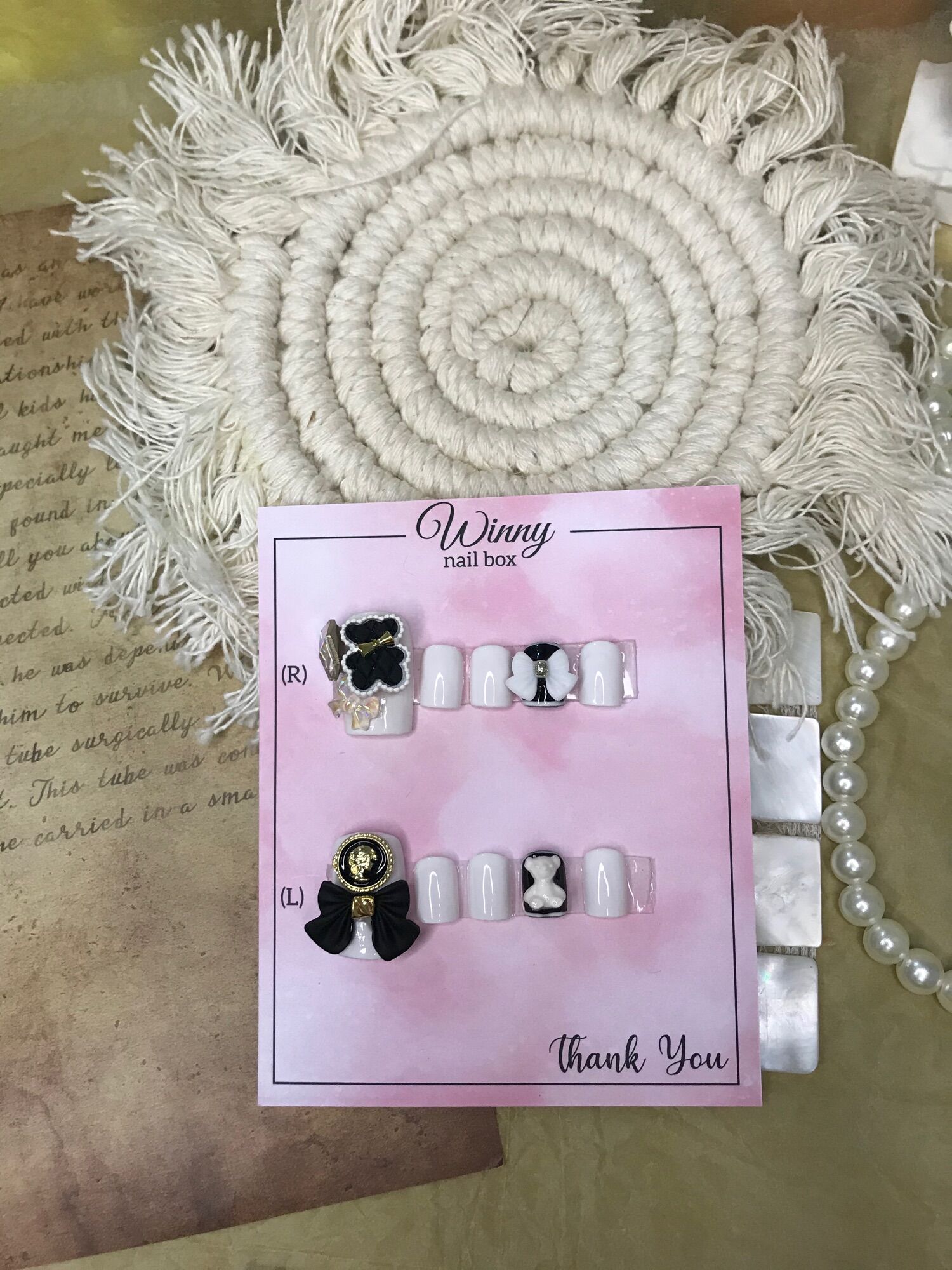 Nailbox móng up móng giả chân trắng đen nơ to