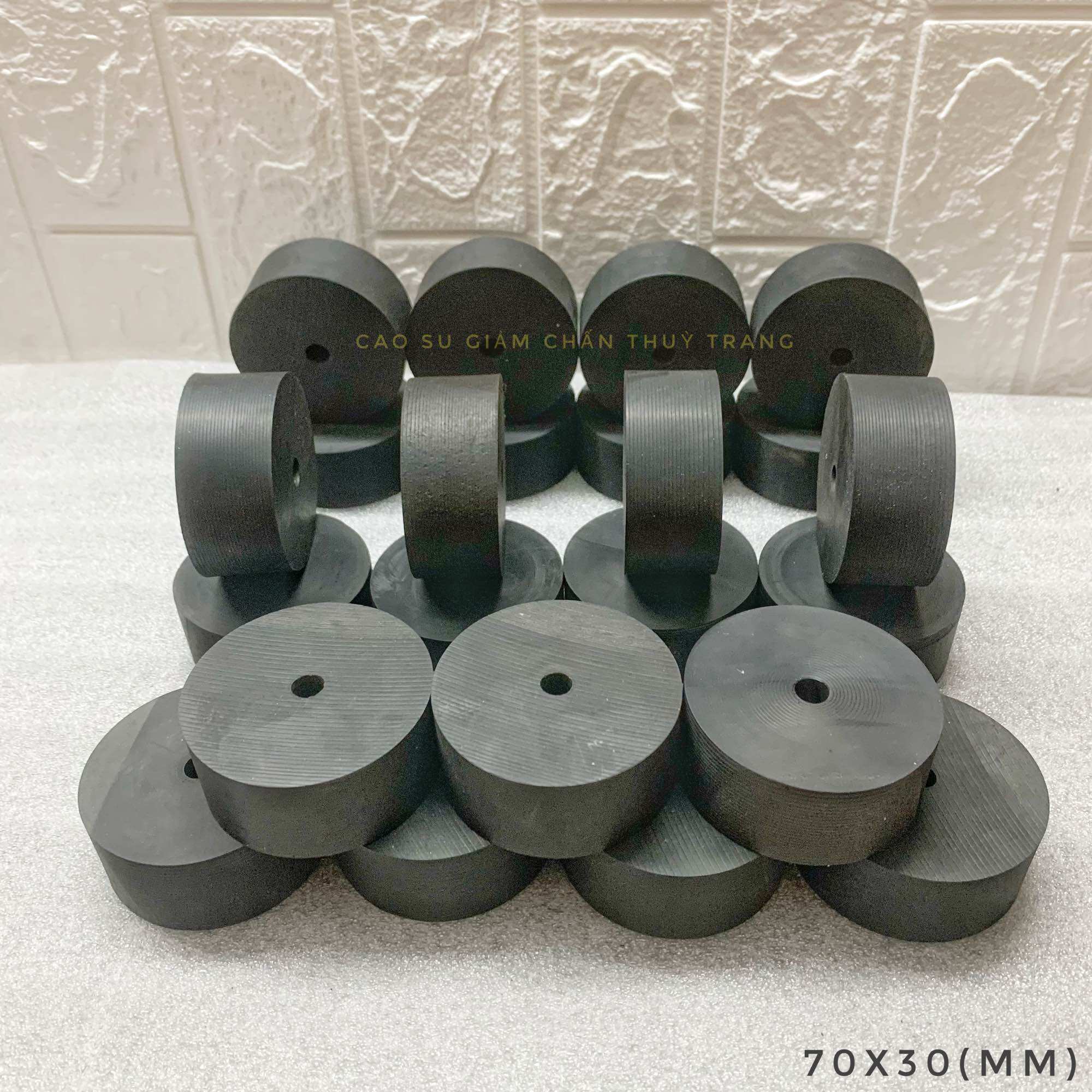 4 cục cao su chống rung phi 70 cao 30 (mm)