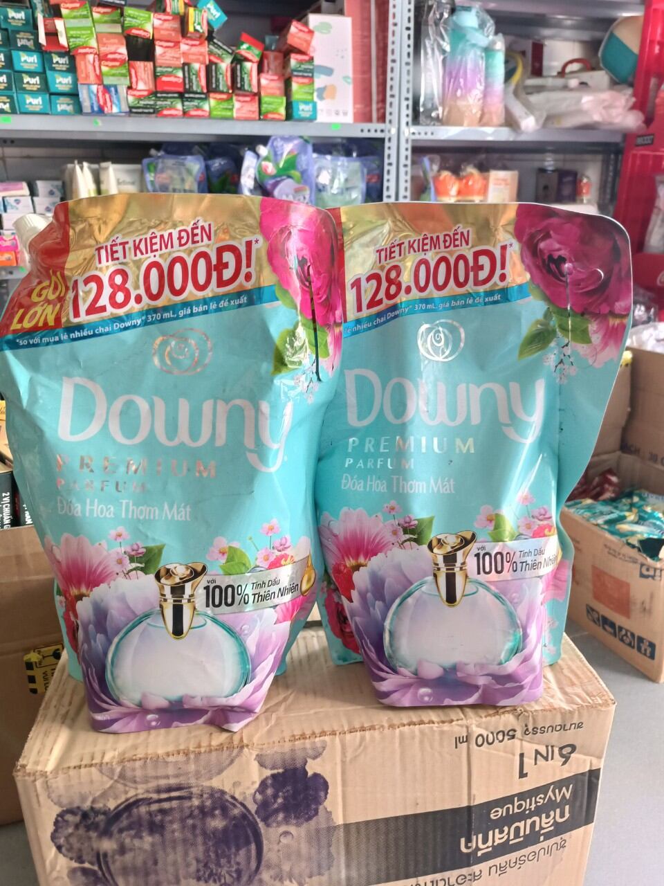 NƯỚC XẢ VẢI DOWNY 3 LÍT ĐÓA HOA THƠM MÁT