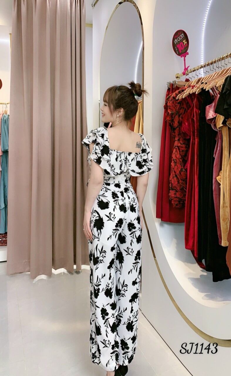 Jumsuit mặc được 2 kiểu 
_Size M L XL
_Chất liệu lụa mango