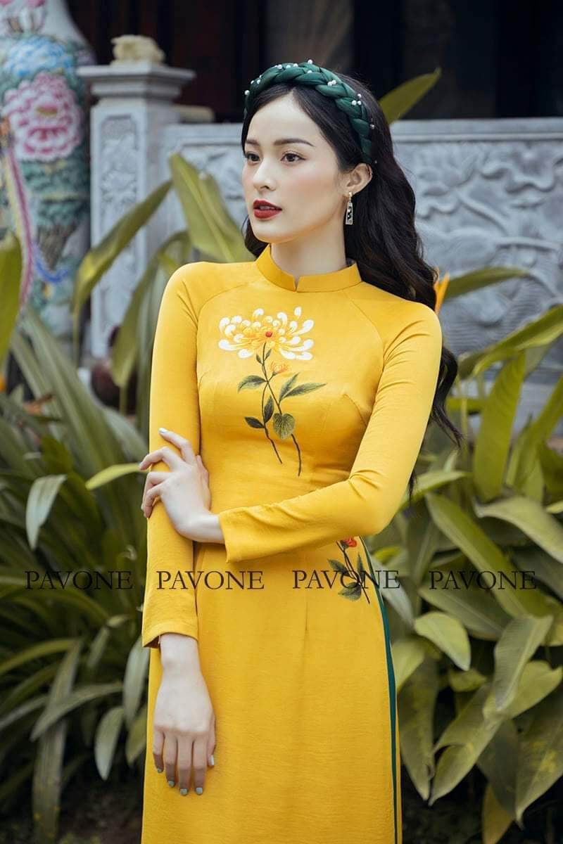 áo dài thêu tây thi vàng thủ công