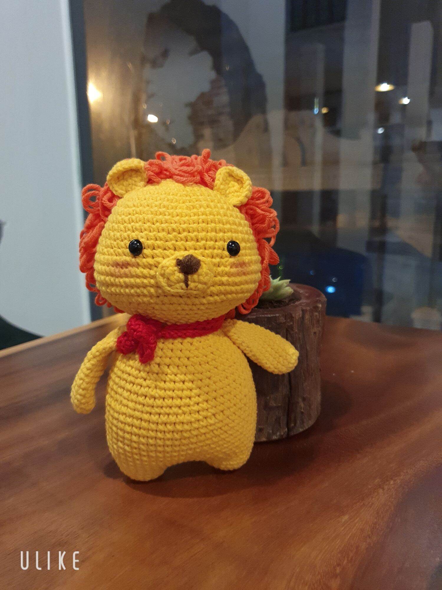 Sư tử móc len - Lion