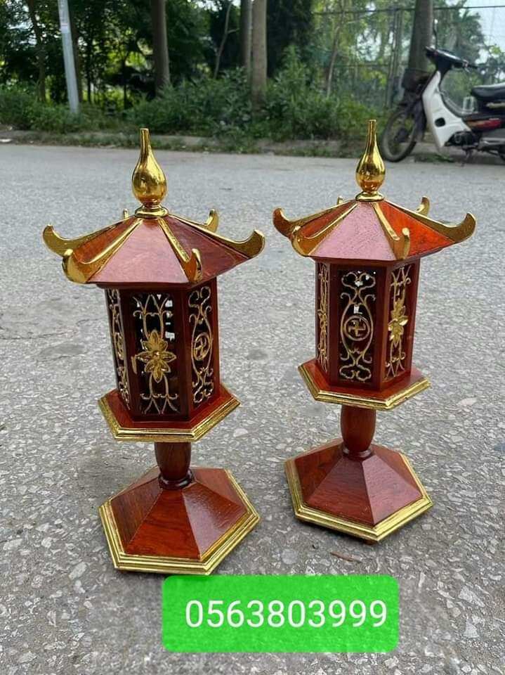 Đèn thờ lục lăng mái chùa gỗ hương