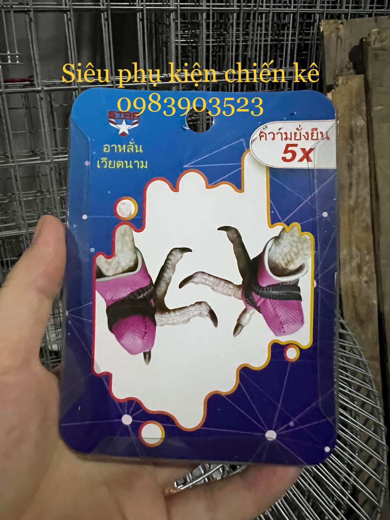 Bịt cựa cho gà chọi