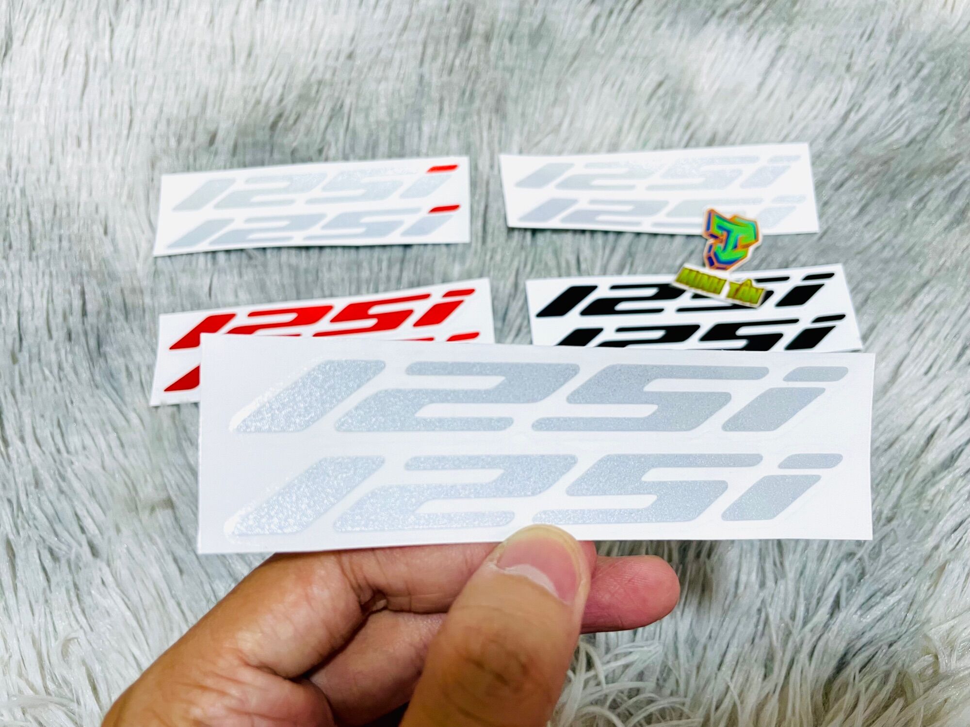Tem số 125i phản quan trang trí các dòng xe (giá 1 cặp)