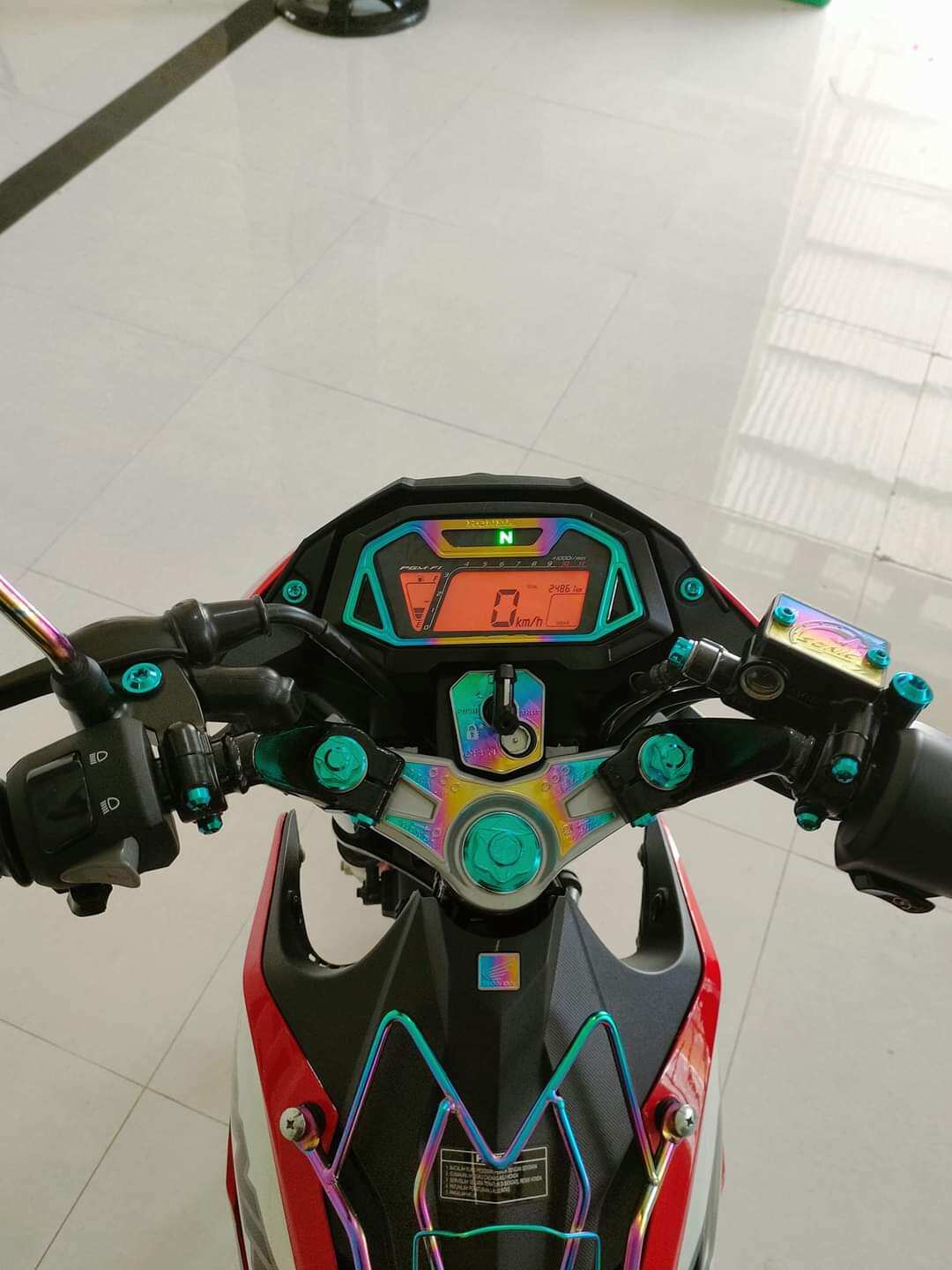 Bộ temtitan dán dàn đầu xe sonic cực đẹp