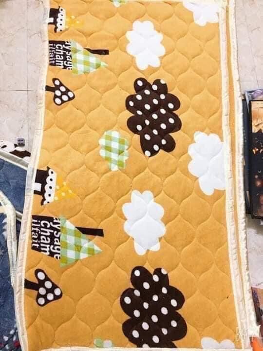 thảm trải giường cho bé đi học, thảm giường lưới