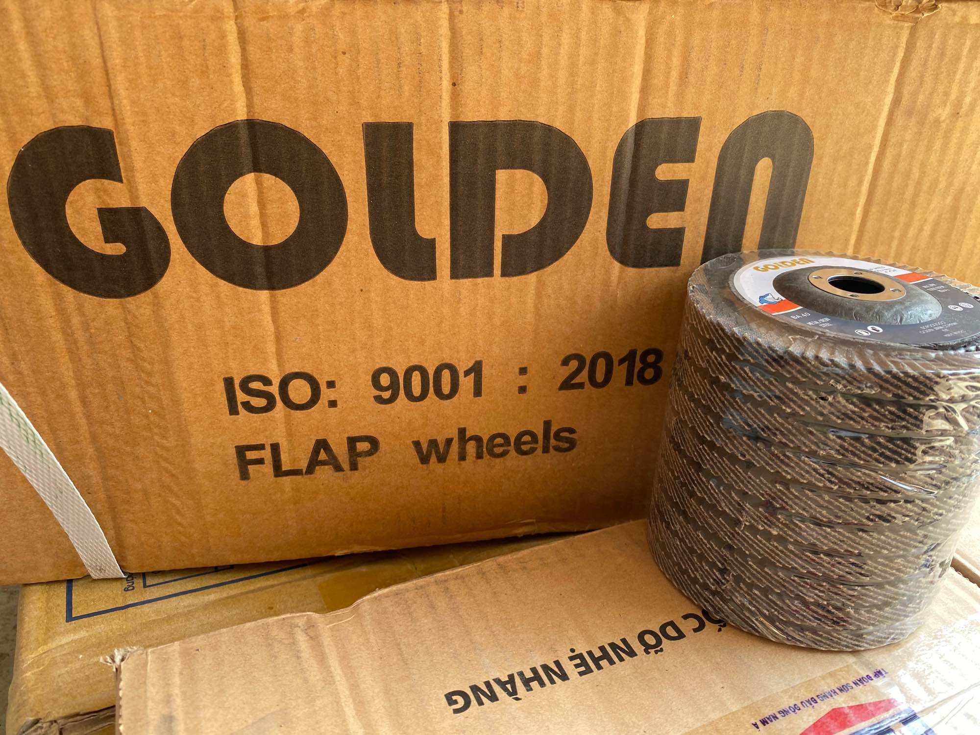 Đá nhám xếp Golden A40 - 100 (1 miếng)