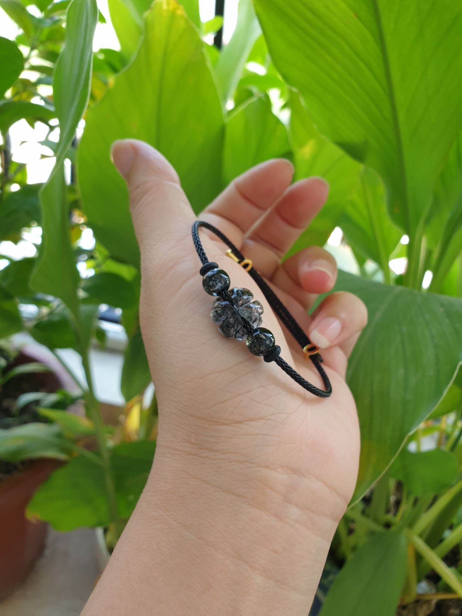 Vòng tay cỏ 4 lá thạch anh tóc đen